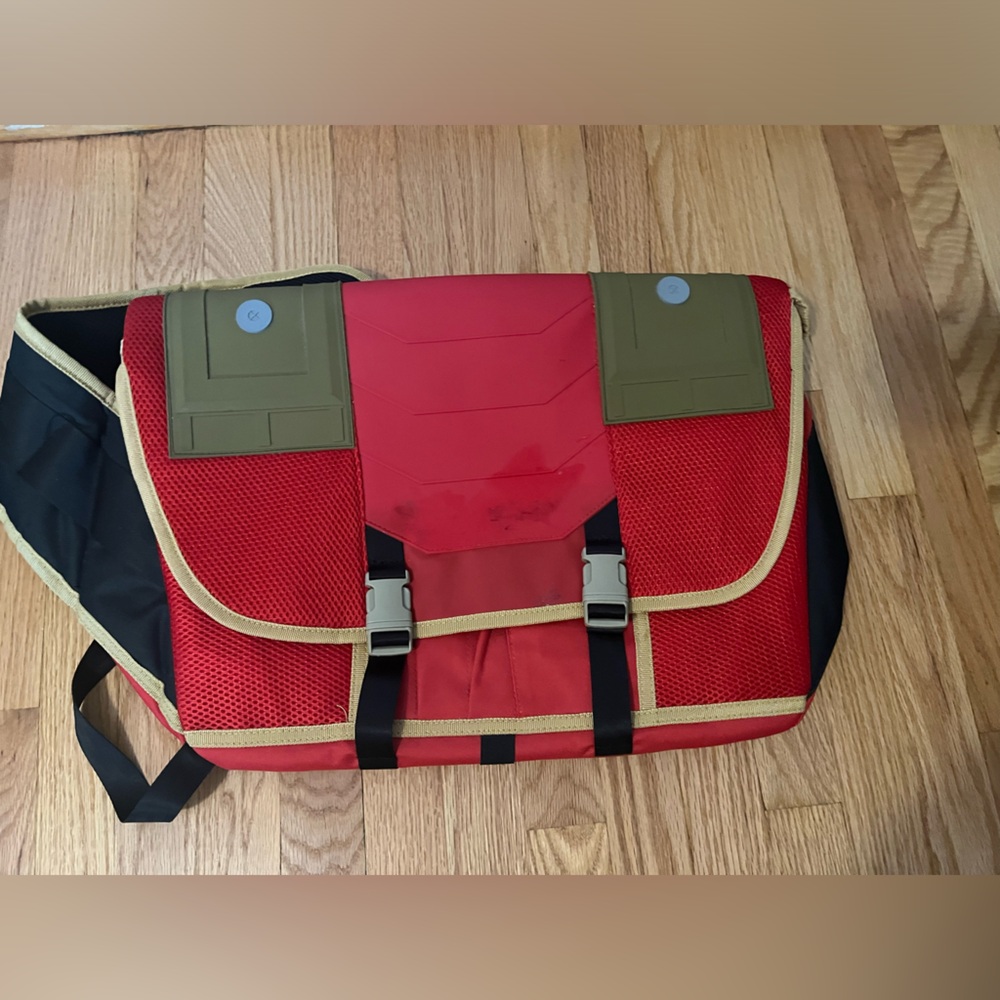 Marvel Iron Man stark industries Arc Reactor Messenger Backpack